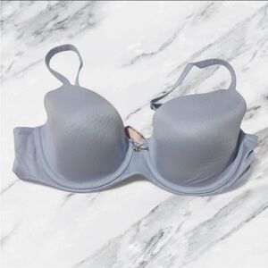 Victoria's Secret body Soft Blue Bra size 34D in great condition